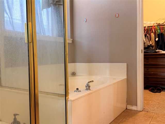 1212 Badbury Lane, Grand Prairie, TX 75052