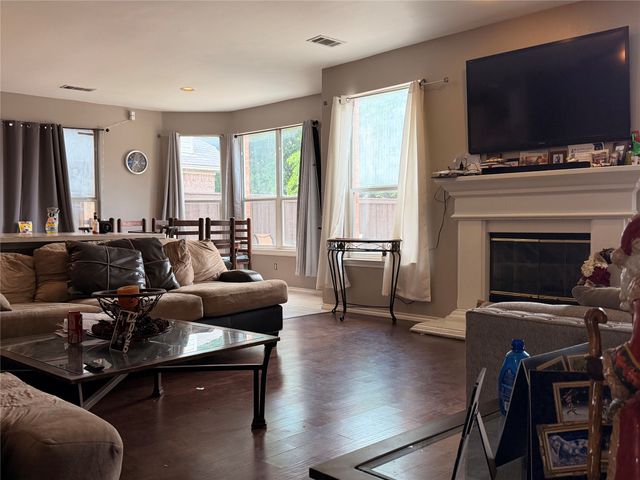 1212 Badbury Lane, Grand Prairie, TX 75052