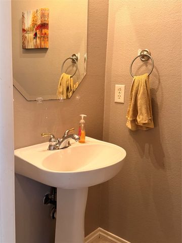 1212 Badbury Lane, Grand Prairie, TX 75052