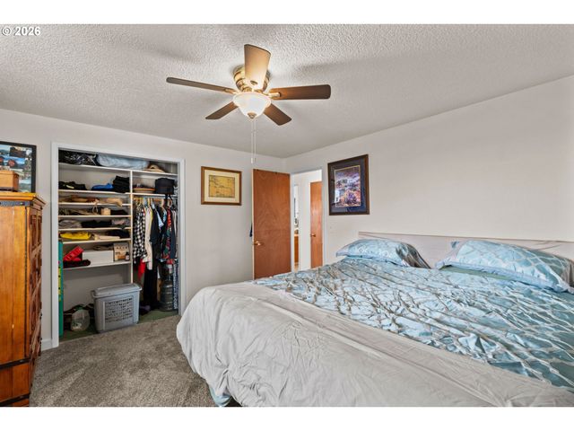 29334 MEADOWVIEW Rd, Junction City, OR 97448