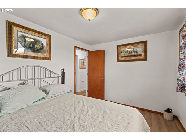 29334 MEADOWVIEW Rd, Junction City, OR 97448