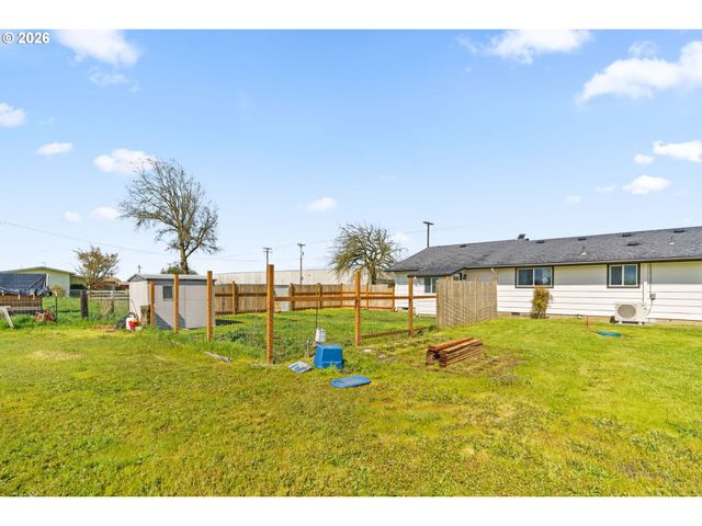 29334 MEADOWVIEW Rd, Junction City, OR 97448