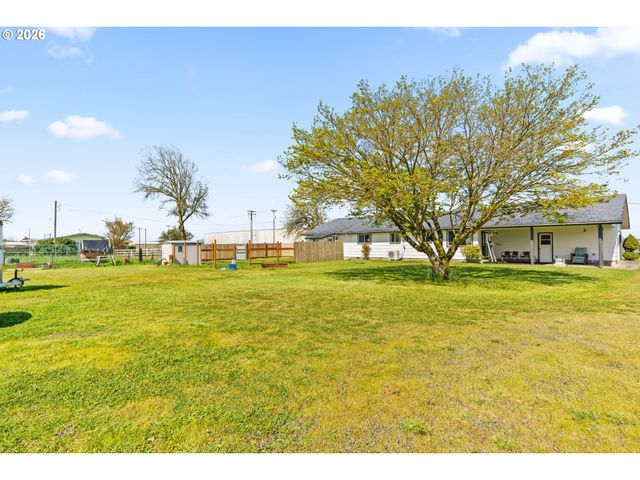 29334 MEADOWVIEW Rd, Junction City, OR 97448