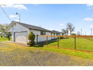29334 MEADOWVIEW Rd, Junction City, OR 97448