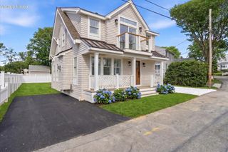 10 Vesper Avenue, Falmouth, MA 02540