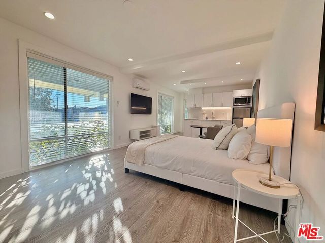 5805 W 8th Street 100, Los Angeles, CA 90036