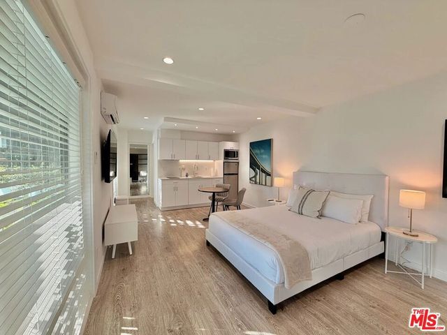 5805 W 8th Street 100, Los Angeles, CA 90036