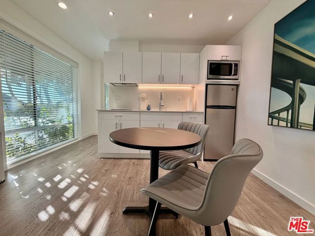 5805 W 8th Street 100, Los Angeles, CA 90036