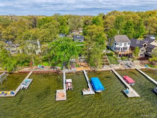 7490 Noahs Landing, Gregory, MI 48137