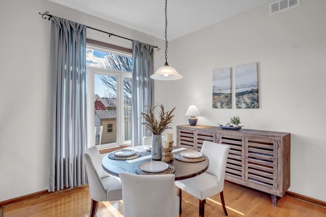 611 Autumn Glen Ct, Newton, KS 67114