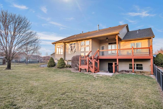 611 Autumn Glen Ct, Newton, KS 67114