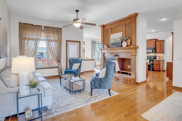 611 Autumn Glen Ct, Newton, KS 67114