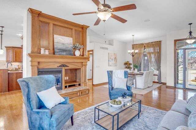 611 Autumn Glen Ct, Newton, KS 67114