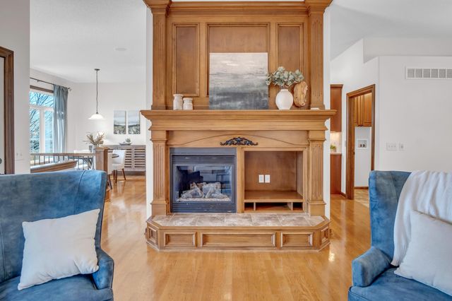 611 Autumn Glen Ct, Newton, KS 67114