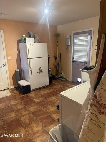 21405 Prospect Avenue, Tehachapi, CA 93561