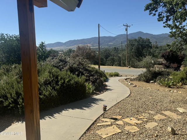 21405 Prospect Avenue, Tehachapi, CA 93561