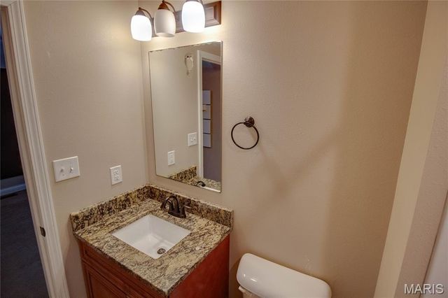 249 S 7th Street, Wood River, IL 62095