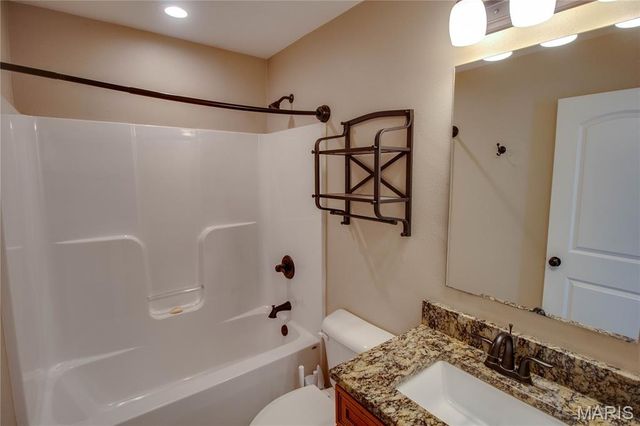 249 S 7th Street, Wood River, IL 62095