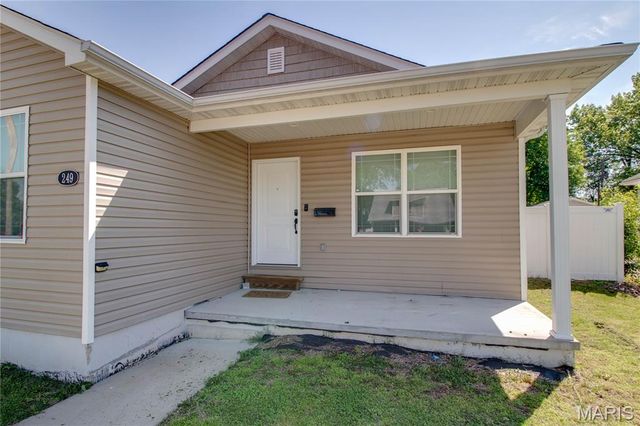 249 S 7th Street, Wood River, IL 62095