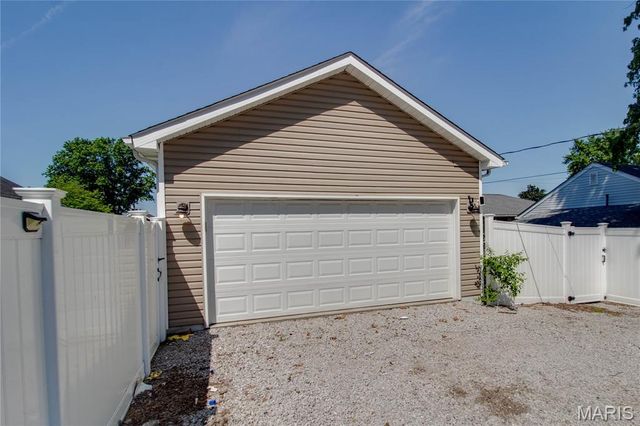 249 S 7th Street, Wood River, IL 62095