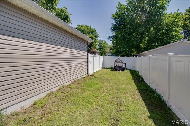 249 S 7th Street, Wood River, IL 62095