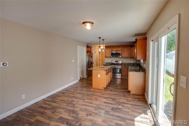 249 S 7th Street, Wood River, IL 62095