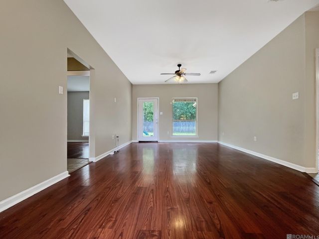 11537 Mary Lee Dr, Denham Springs, LA 70726