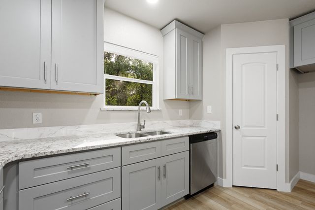 62 Live Oak Street, Alvarado, TX 76009