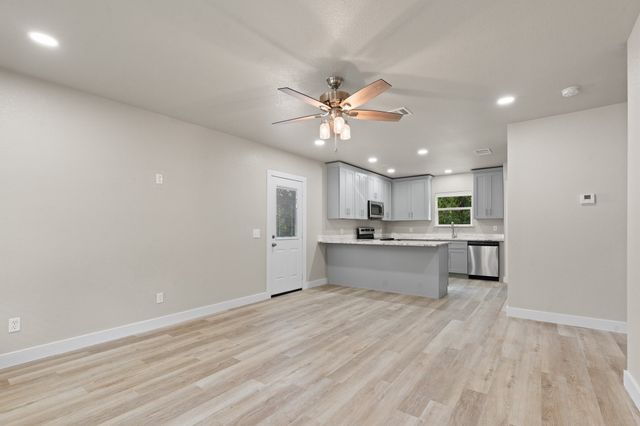 62 Live Oak Street, Alvarado, TX 76009