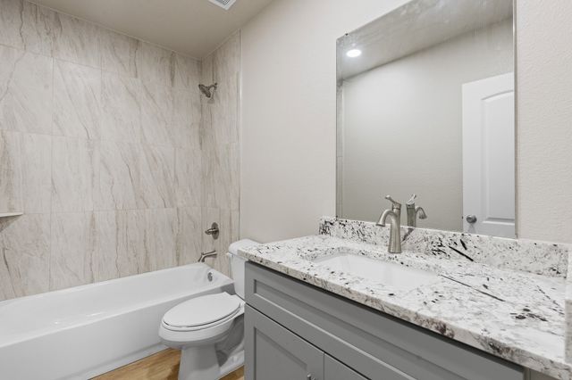 62 Live Oak Street, Alvarado, TX 76009