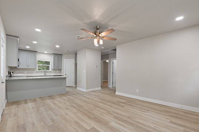 62 Live Oak Street, Alvarado, TX 76009