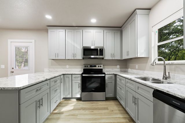 62 Live Oak Street, Alvarado, TX 76009