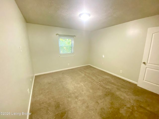 3505 Lodge Ln APT 311, Louisville, KY 40218