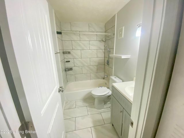 3505 Lodge Ln APT 311, Louisville, KY 40218