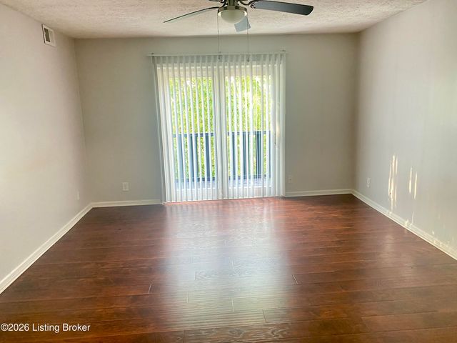 3505 Lodge Ln APT 311, Louisville, KY 40218