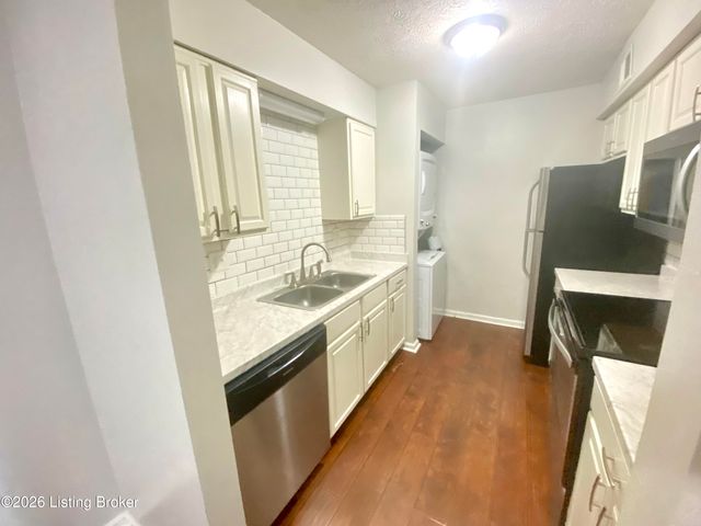 3505 Lodge Ln APT 311, Louisville, KY 40218
