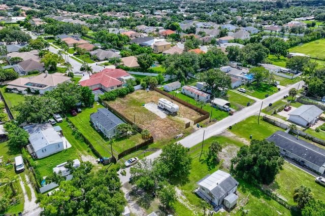 4929 VICTORIA AVENUE, Sarasota, FL 34233