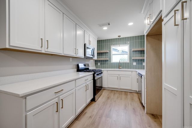 1310 Sunset Drive, Conway, AR 72034