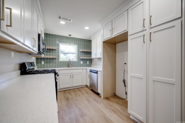 1310 Sunset Drive, Conway, AR 72034