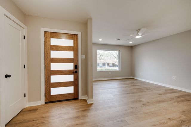 1310 Sunset Drive, Conway, AR 72034