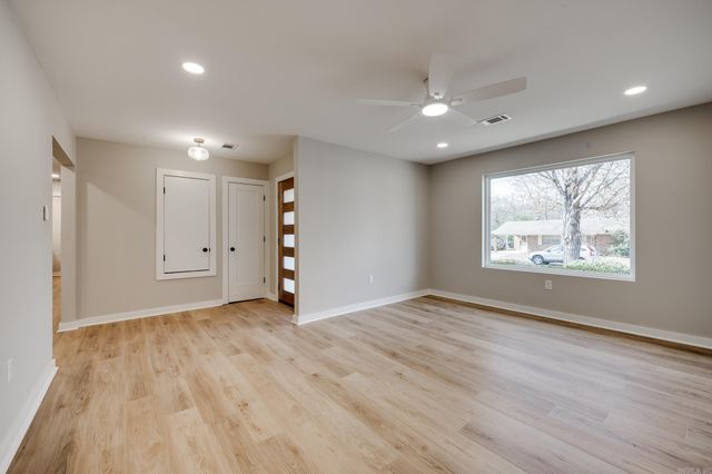 1310 Sunset Drive, Conway, AR 72034