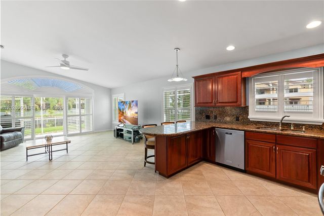 1090 NW 192nd Avenue, Pembroke Pines, FL 33029