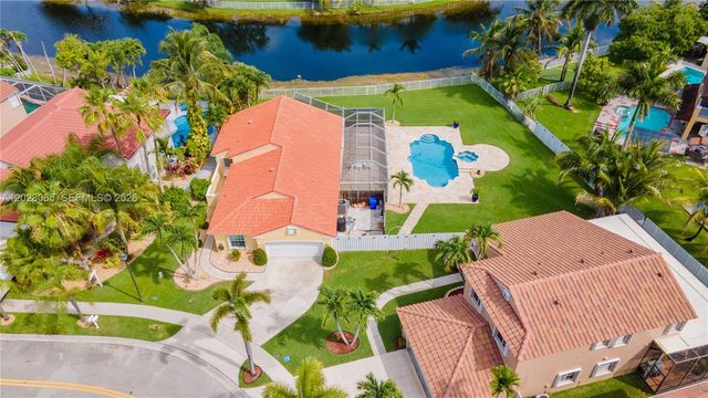 1090 NW 192nd Avenue, Pembroke Pines, FL 33029