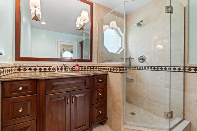 1090 NW 192nd Avenue, Pembroke Pines, FL 33029