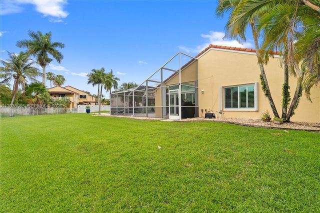 1090 NW 192nd Avenue, Pembroke Pines, FL 33029