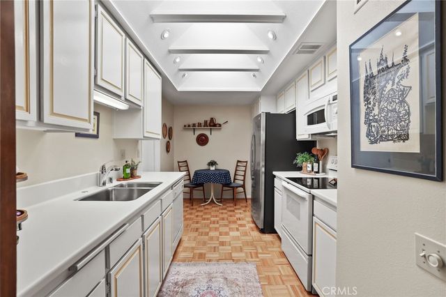 3503 Bahia Blanca W C, Laguna Woods, CA 92637