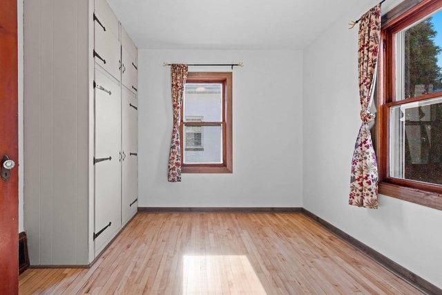 832 MARSHALL AVENUE, Green Bay, WI 54303