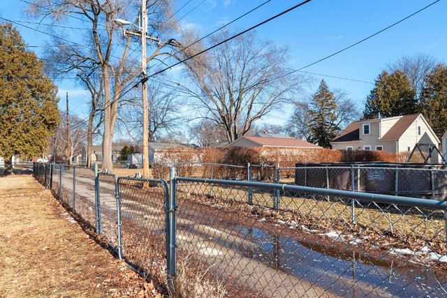 832 MARSHALL AVENUE, Green Bay, WI 54303