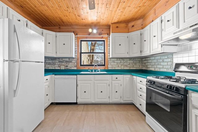 832 MARSHALL AVENUE, Green Bay, WI 54303