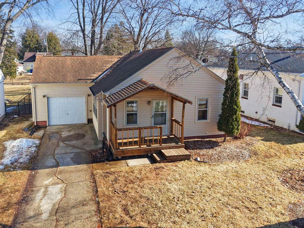 832 MARSHALL AVENUE, Green Bay, WI 54303